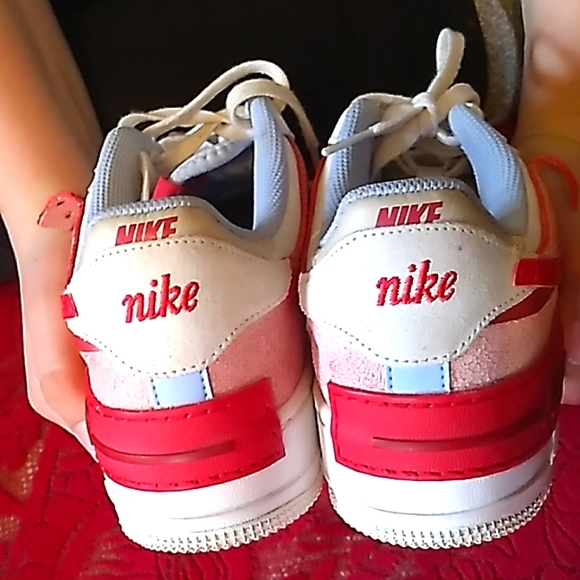 Womens Nike Air Force 1 red and white shoes size 7.5 - 8   😍GREAT CONDITION!!😍 - Picture 10 of 10